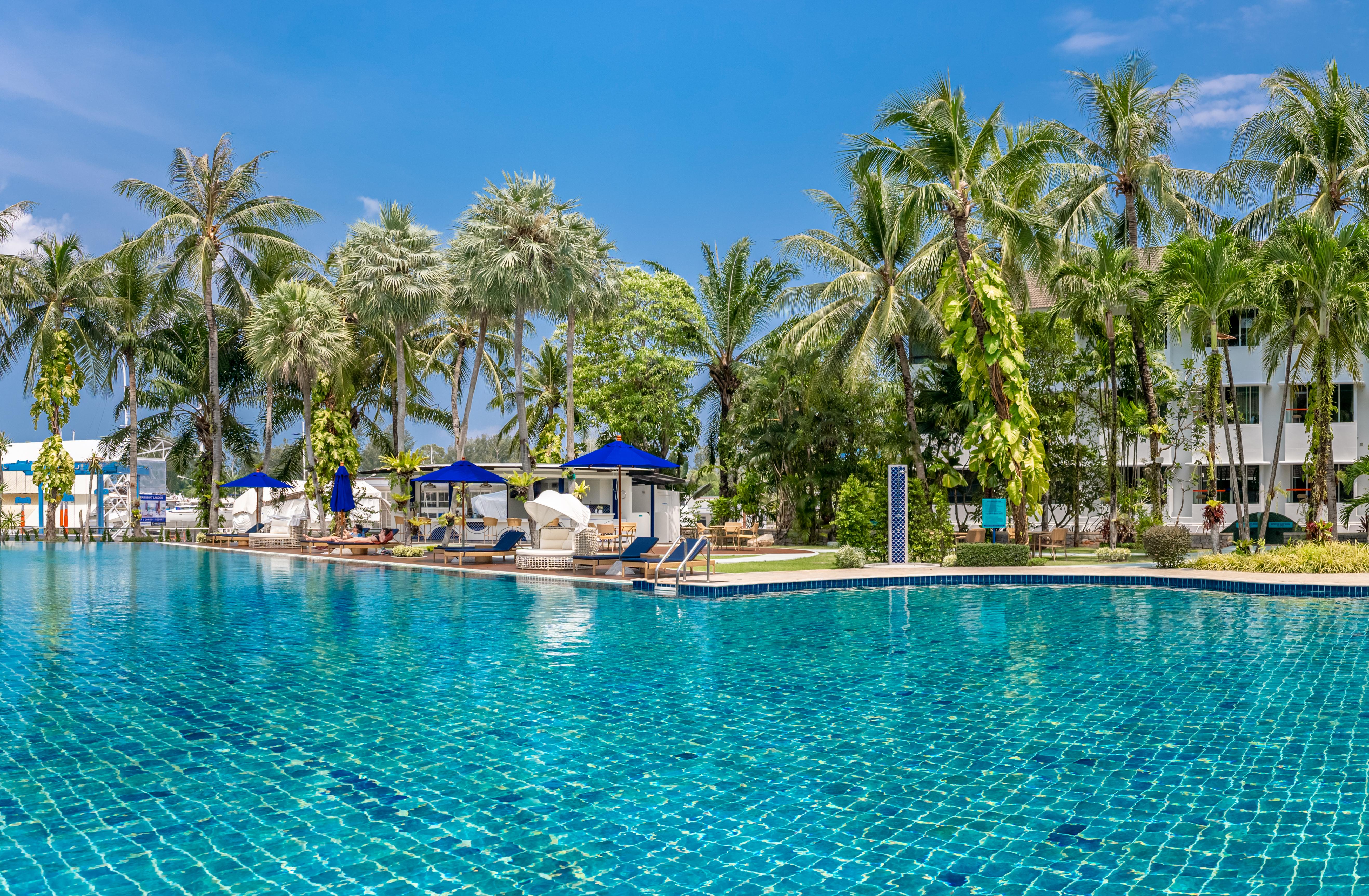 Nh Boat Lagoon Phuket Resort Bagian luar foto