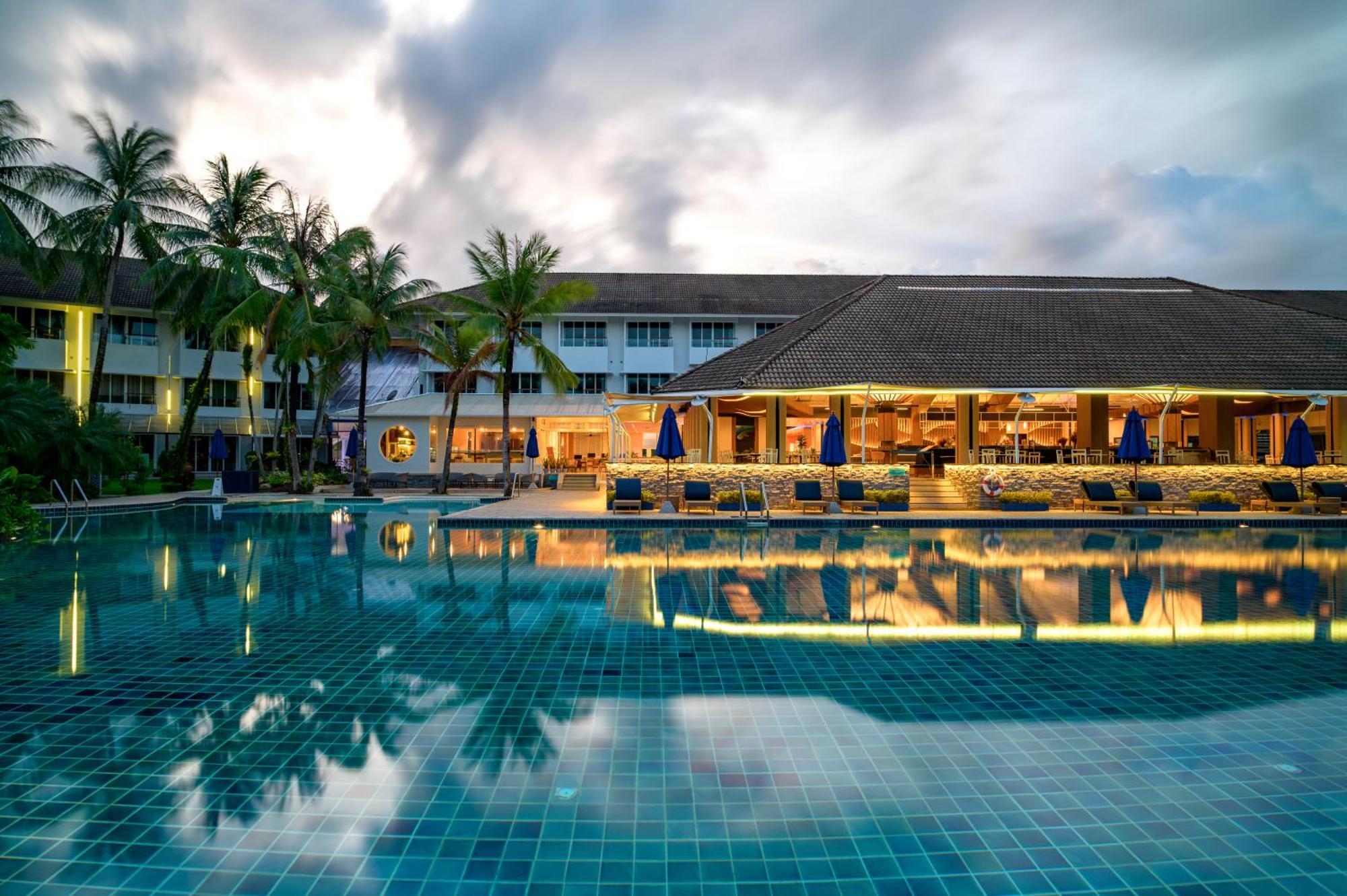 Nh Boat Lagoon Phuket Resort Bagian luar foto