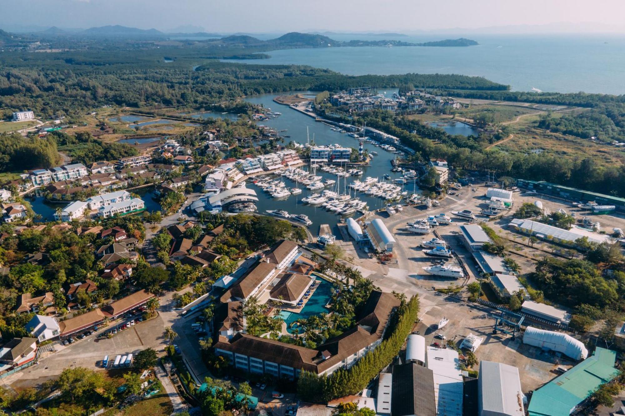 Nh Boat Lagoon Phuket Resort Bagian luar foto