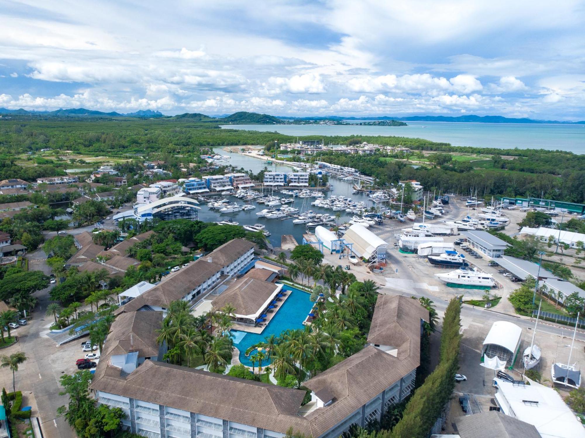 Nh Boat Lagoon Phuket Resort Bagian luar foto