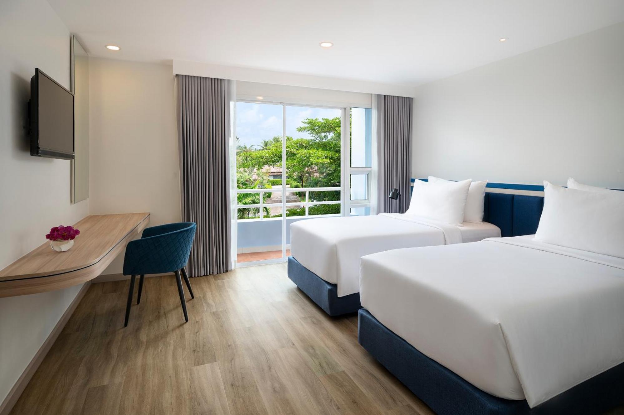 Nh Boat Lagoon Phuket Resort Bagian luar foto